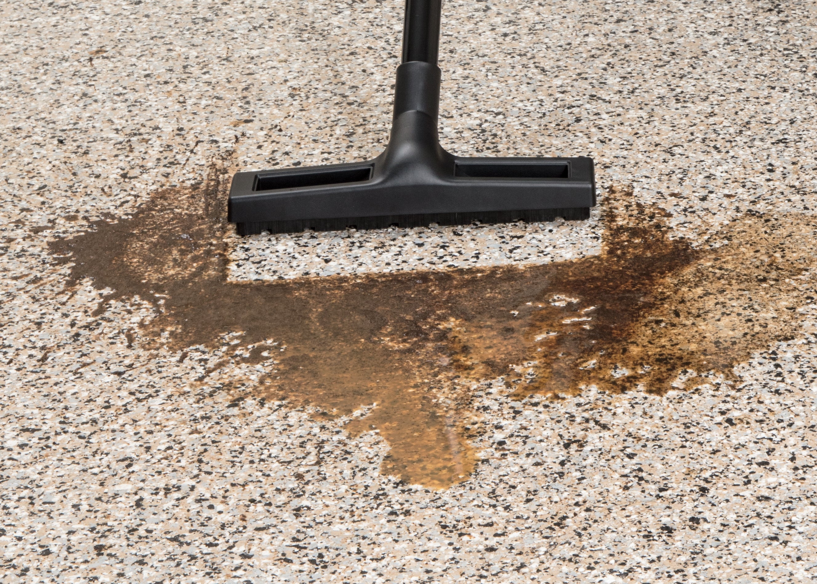 Garage Pro Wet Dry Vac Cleaning Wet Mess off Flooring