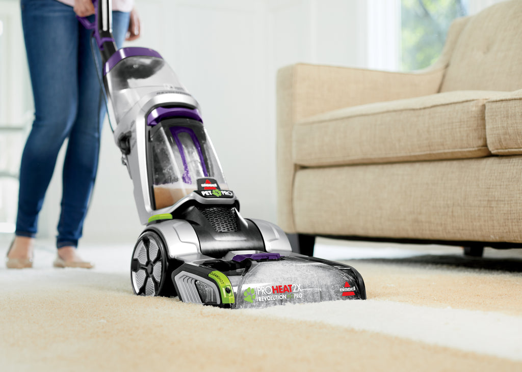 Using ProHeat 2X Revolution Pet Pro to Clean Carpet.