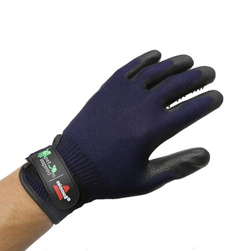 Pet Hair Eraser Grooming Gloves on hand